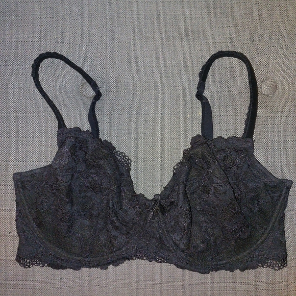 VICTORIAS SECRET 34DD BRAS - Picture 2 of 5